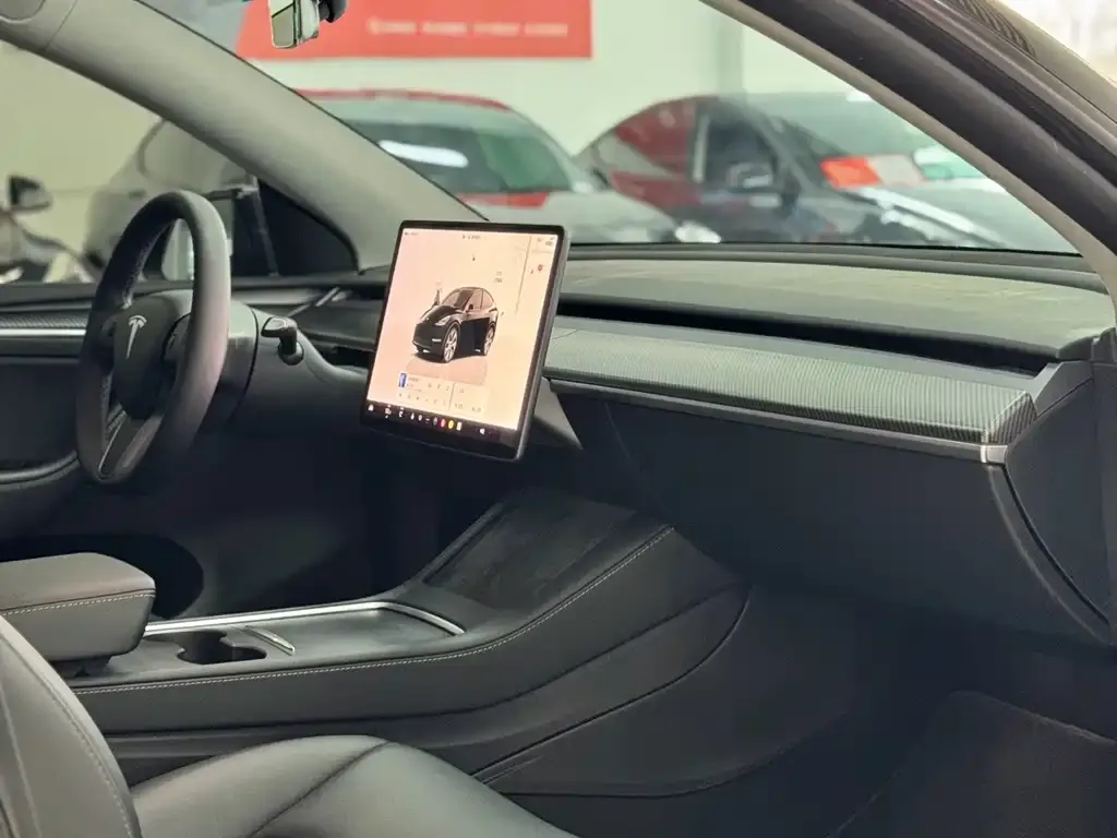 Tesla Model Y — фото 5