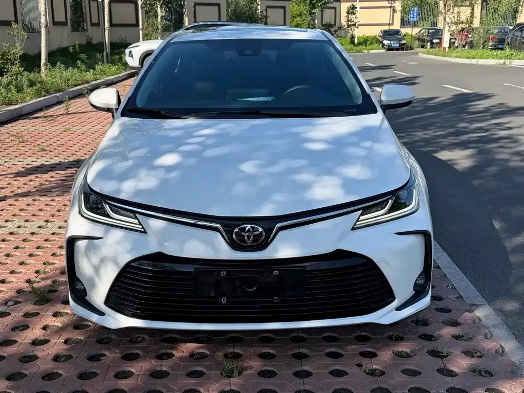 Toyota Corolla — фото 6