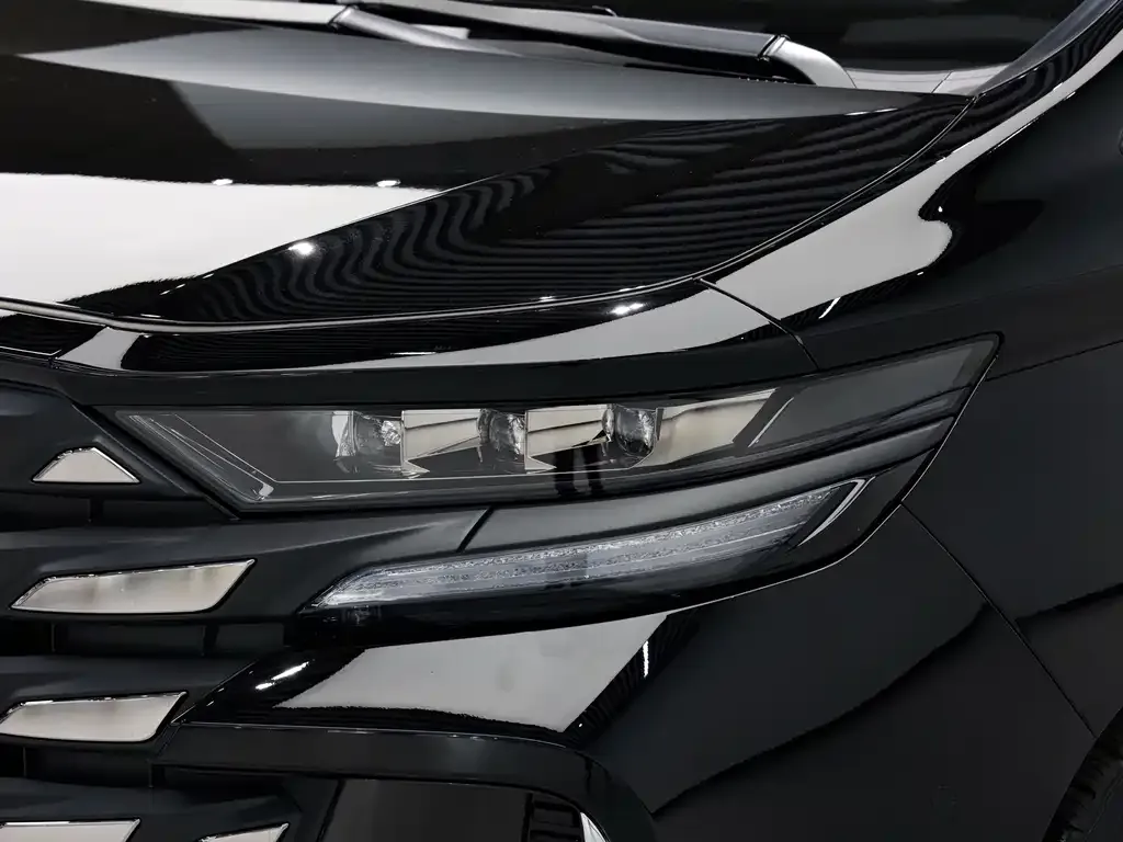 Toyota Vellfire — фото 4