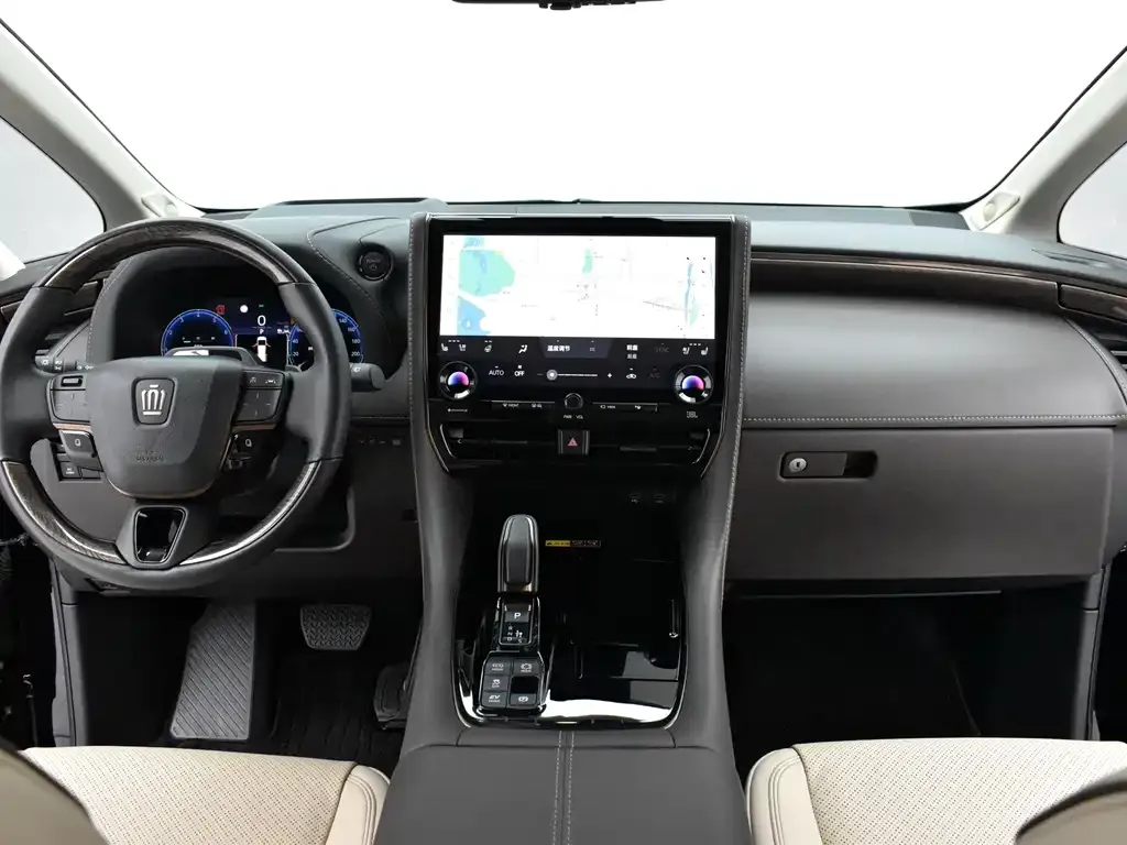 Toyota Vellfire — фото 9