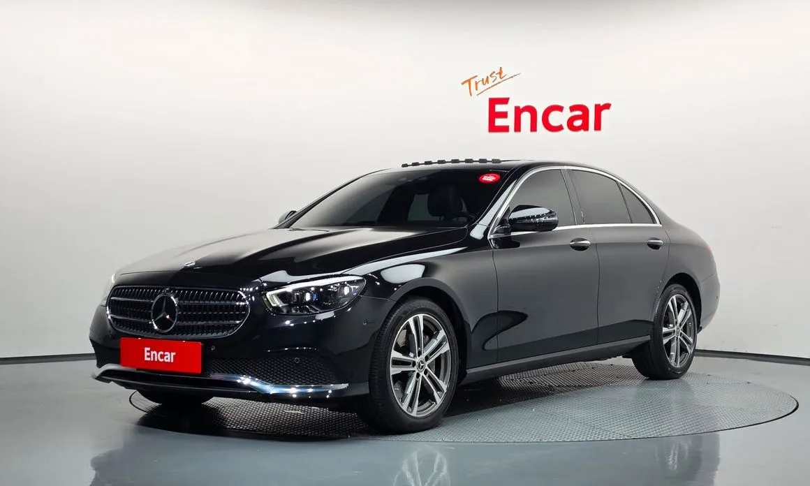 Mercedes-Benz E-Class — фото 1