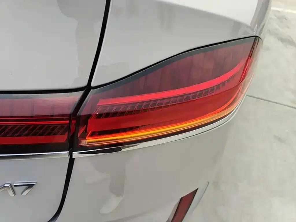 Roewe M7 DMH — фото 2