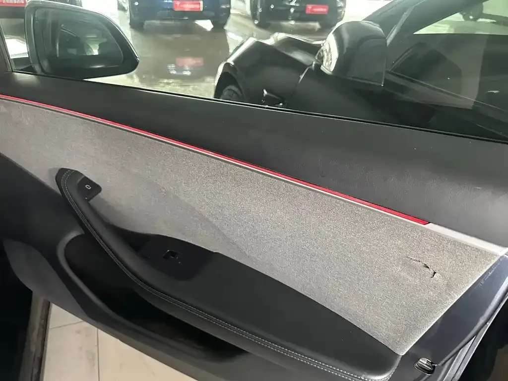 Tesla Model 3 — фото 5