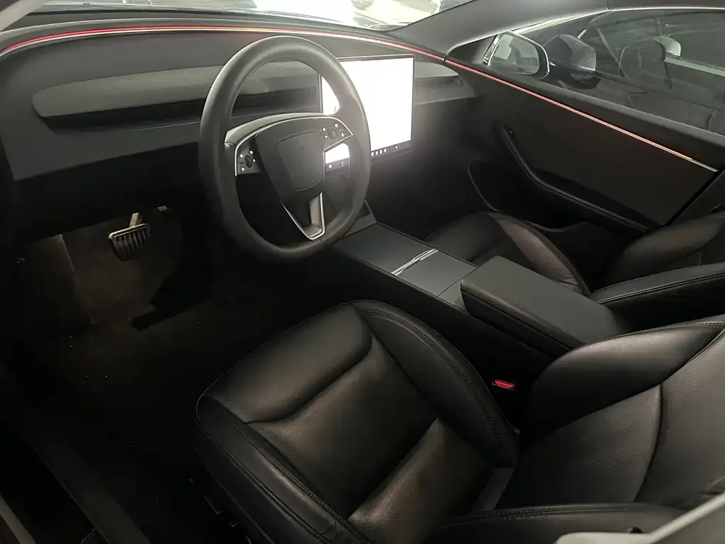 Tesla Model 3 — фото 4