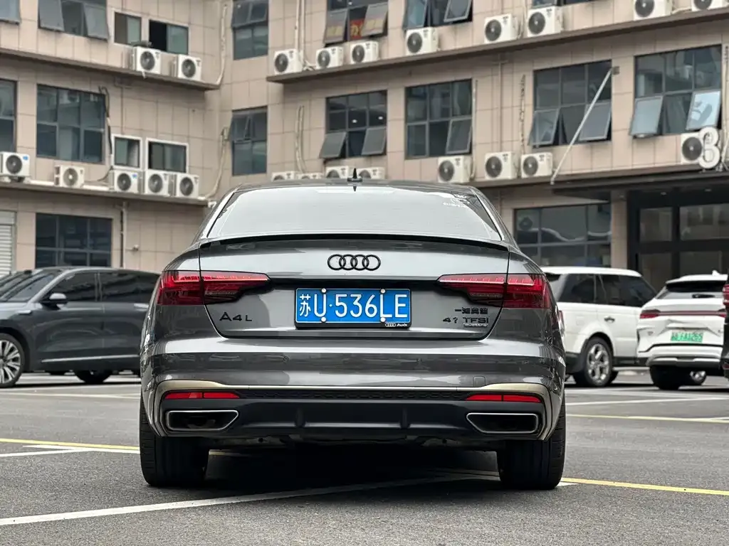 Audi A4L — фото 5