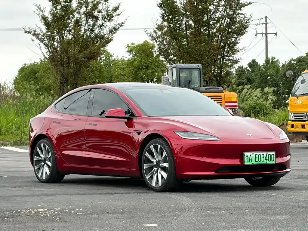 Tesla Model 3 — фото 8
