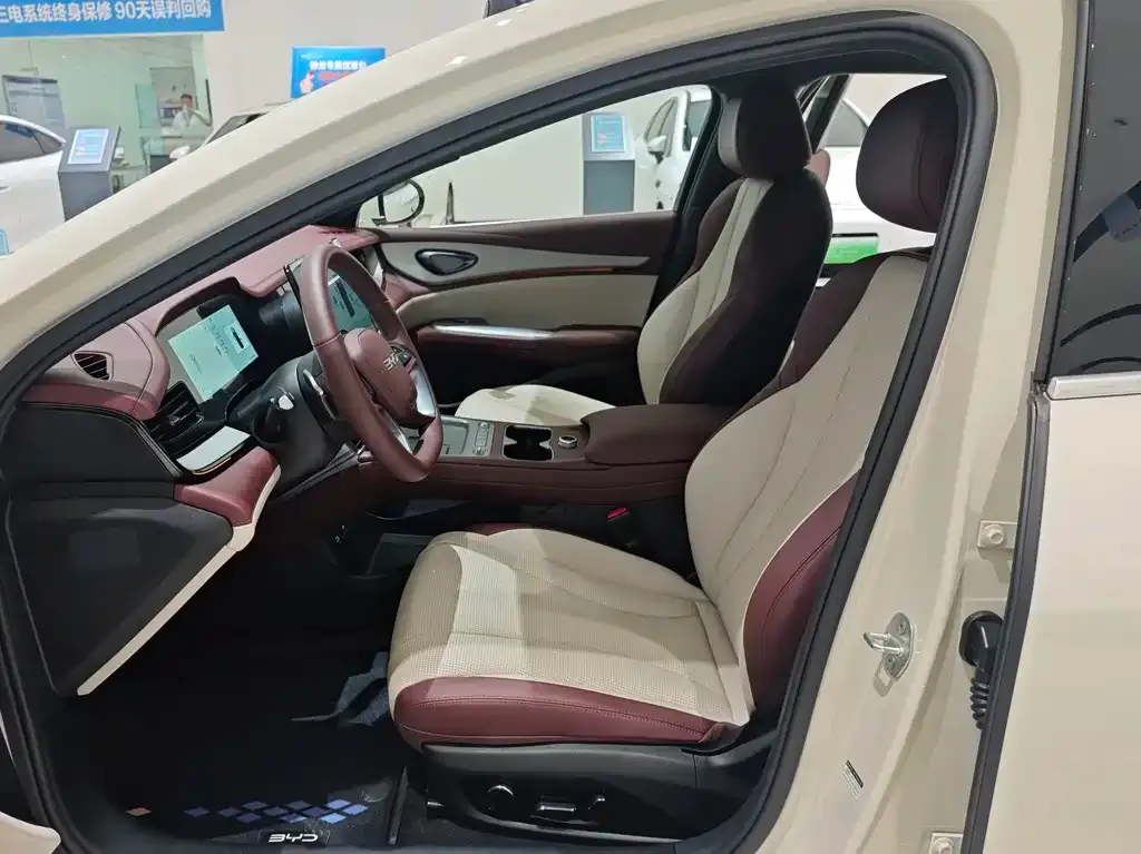 BYD Seal 07 DM-i — фото 9