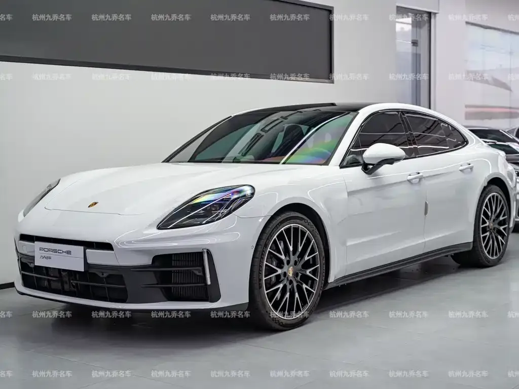 Porsche Panamera — фото 1