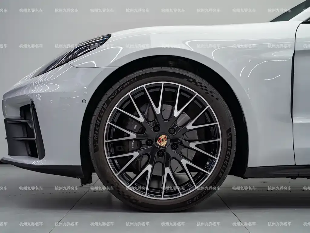 Porsche Panamera — фото 10