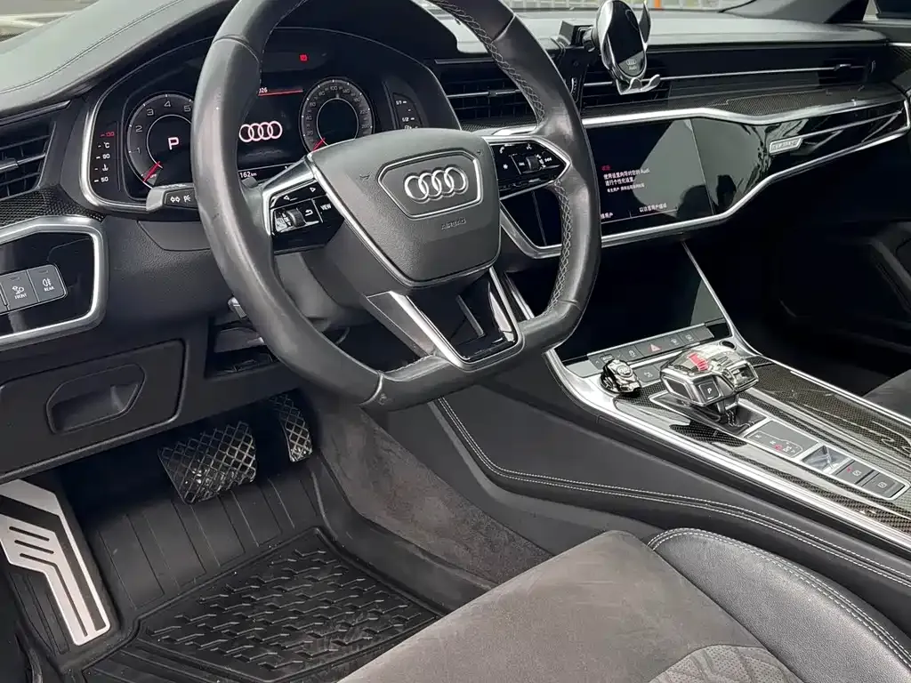 Audi A6L — фото 9