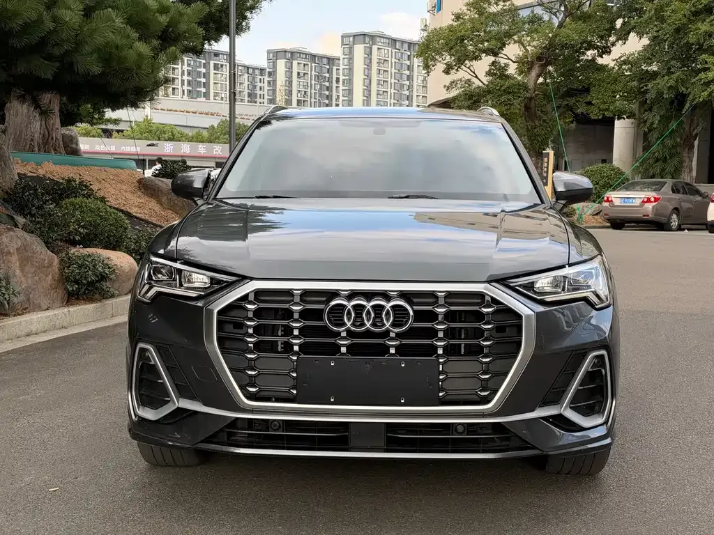 Audi Q3 — фото 10