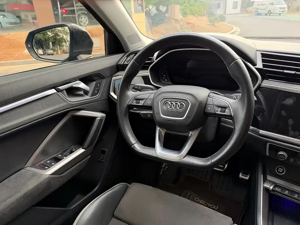 Audi Q3 — фото 2
