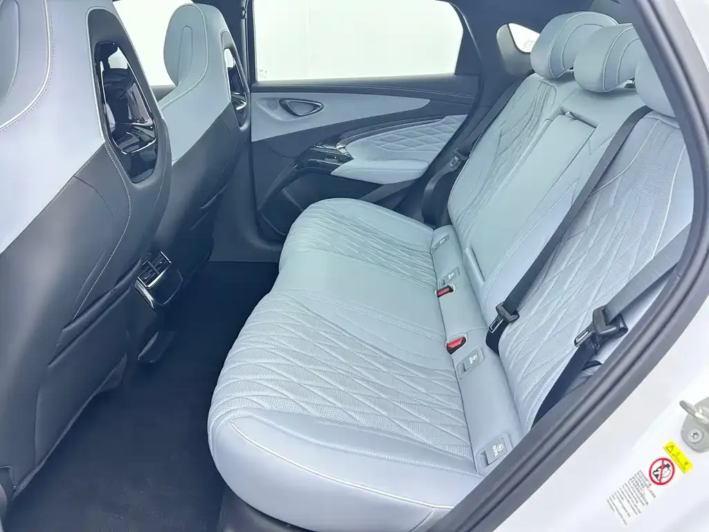 BYD Seal — фото 9