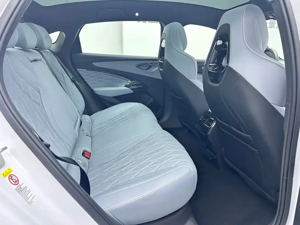 BYD Seal — фото 3