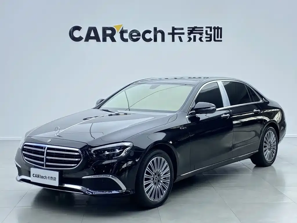 Mercedes-Benz E-Class — фото 1
