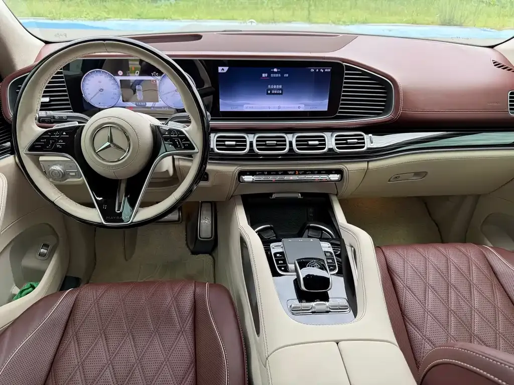 Mercedes-Benz GLS — фото 10