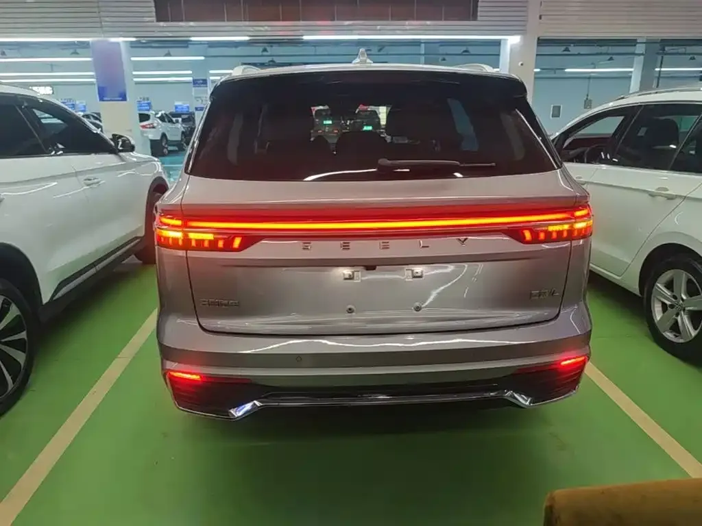 Geely Xingyue L — фото 8