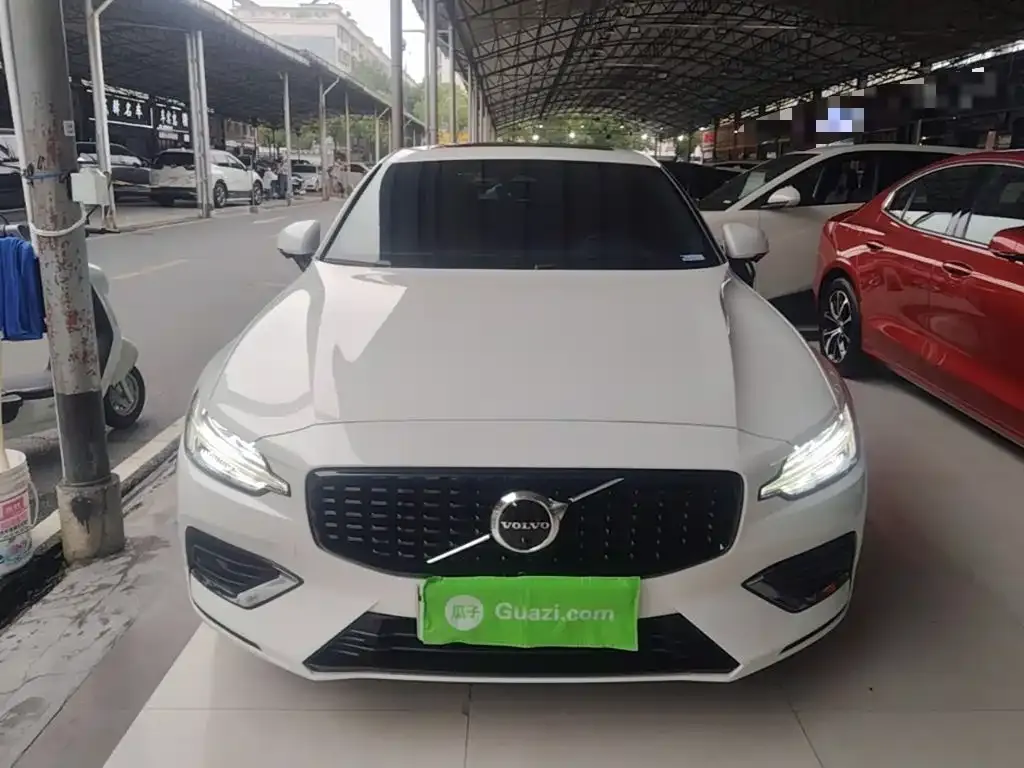 Volvo S60 — фото 10