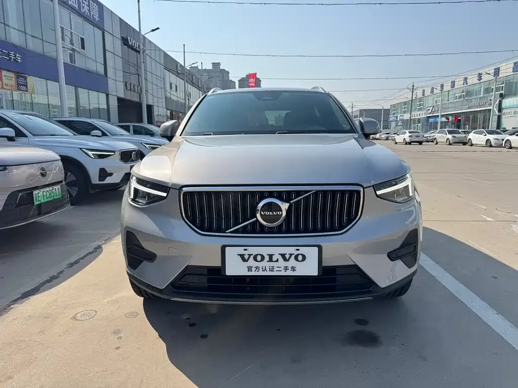 Volvo XC40 — фото 3