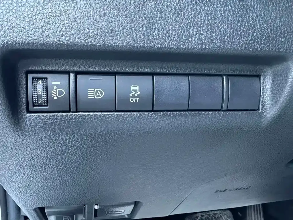 Toyota Venza — фото 10