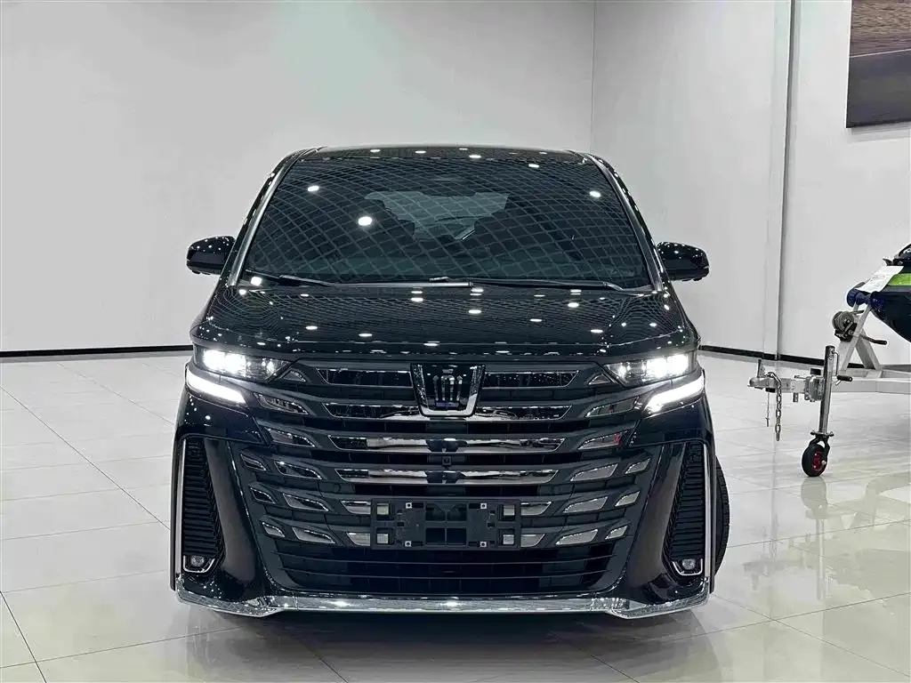Toyota Vellfire — фото 9