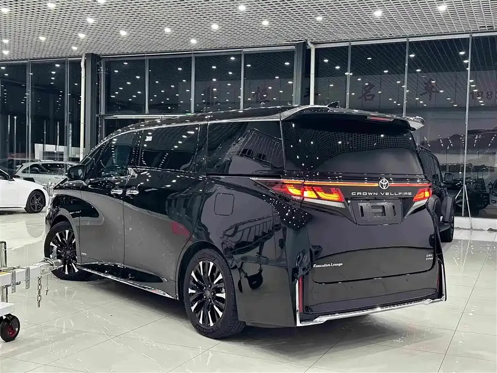 Toyota Vellfire — фото 10