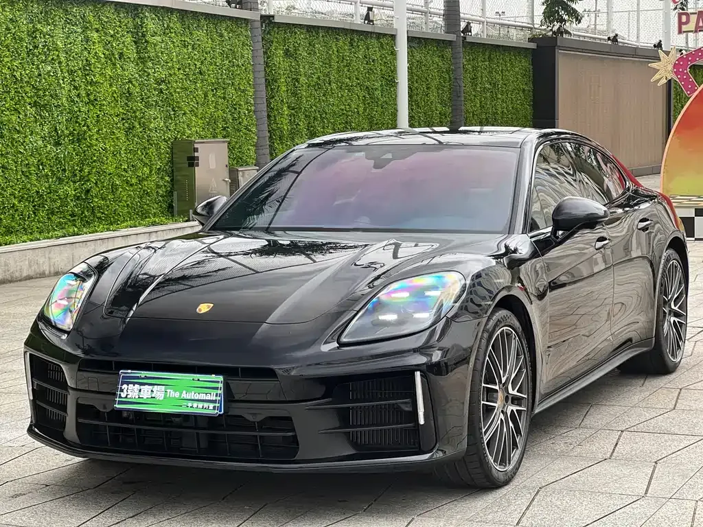 Porsche Panamera — фото 1