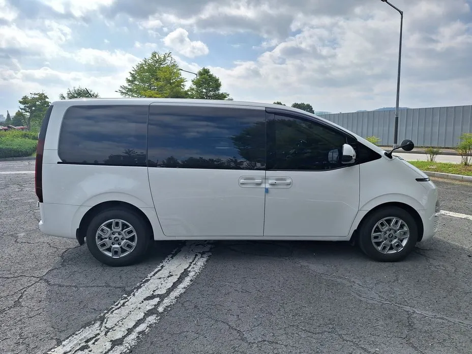 Hyundai Staria — фото 2