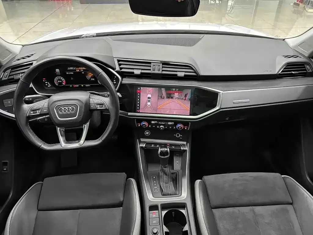 Audi Q3 — фото 10