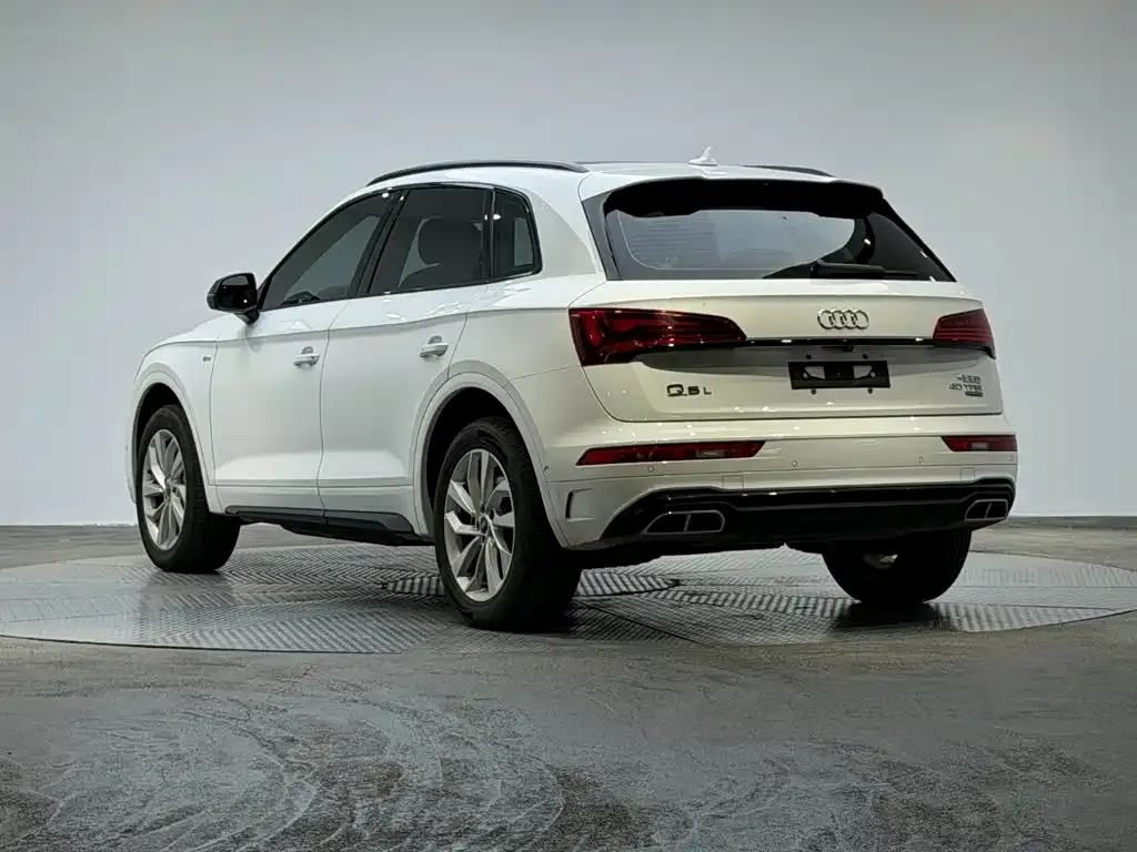 Audi Q5L — фото 4