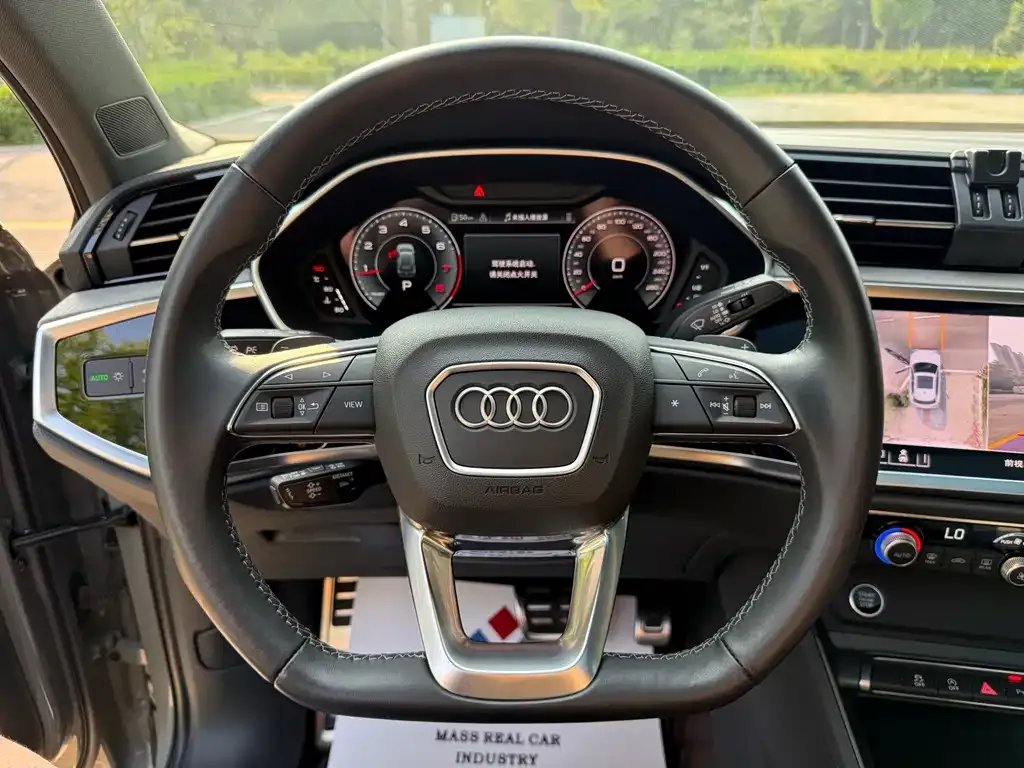 Audi Q3 — фото 4