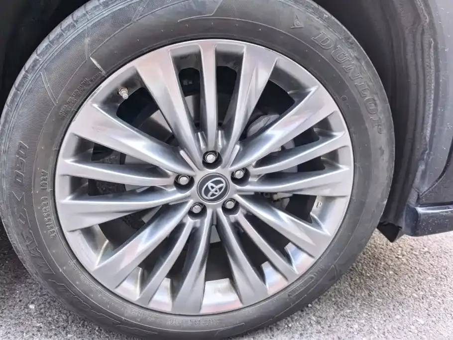 Toyota Highlander — фото 10