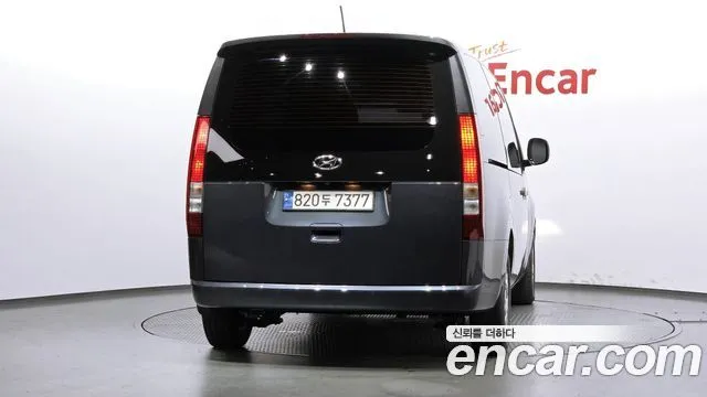 Hyundai Staria — фото 3