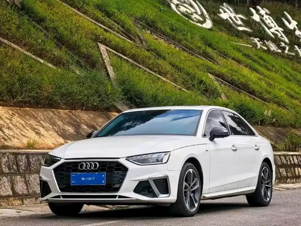 Audi A4L — фото 1