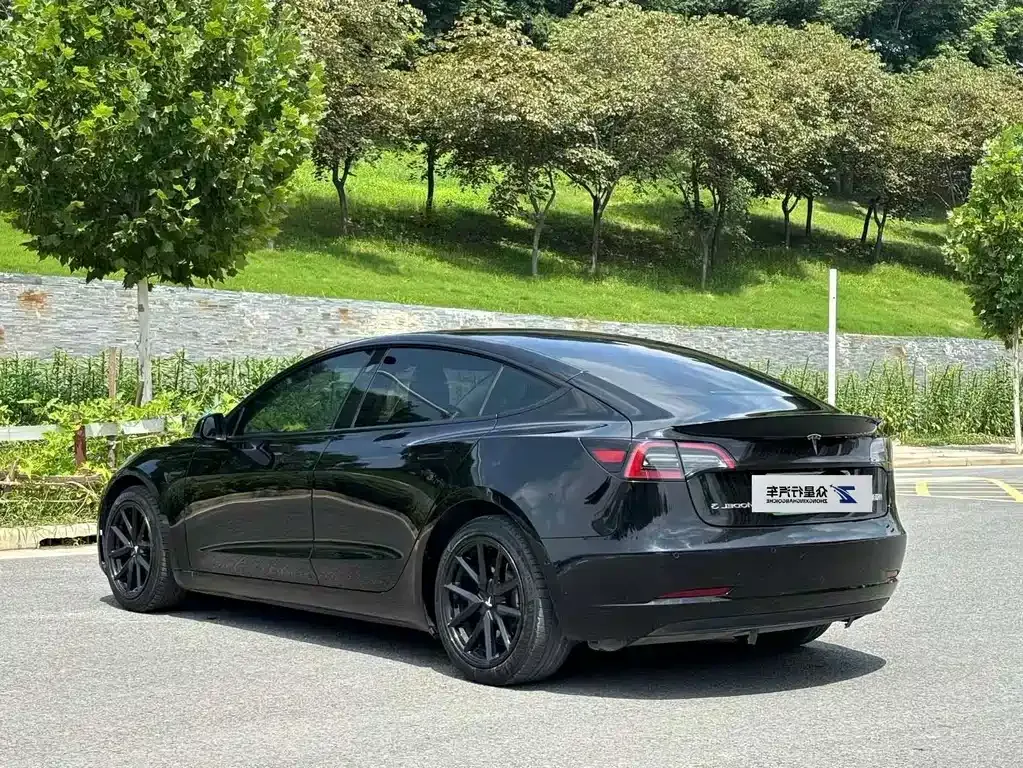 Tesla Model 3 — фото 5