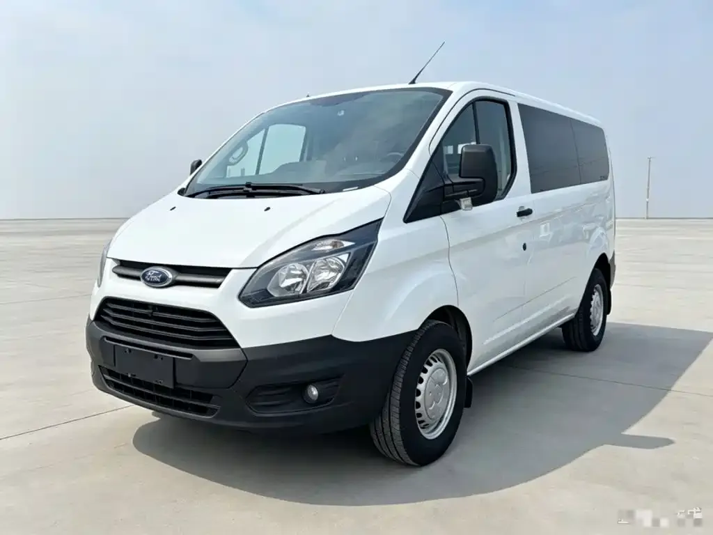 Ford Transit — фото 1