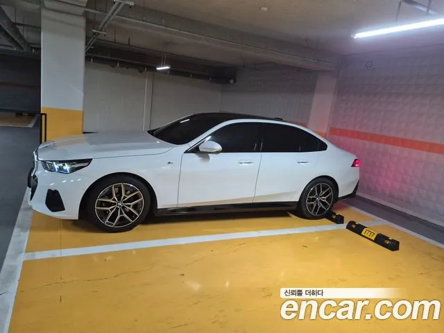 BMW 5-Series — фото 1