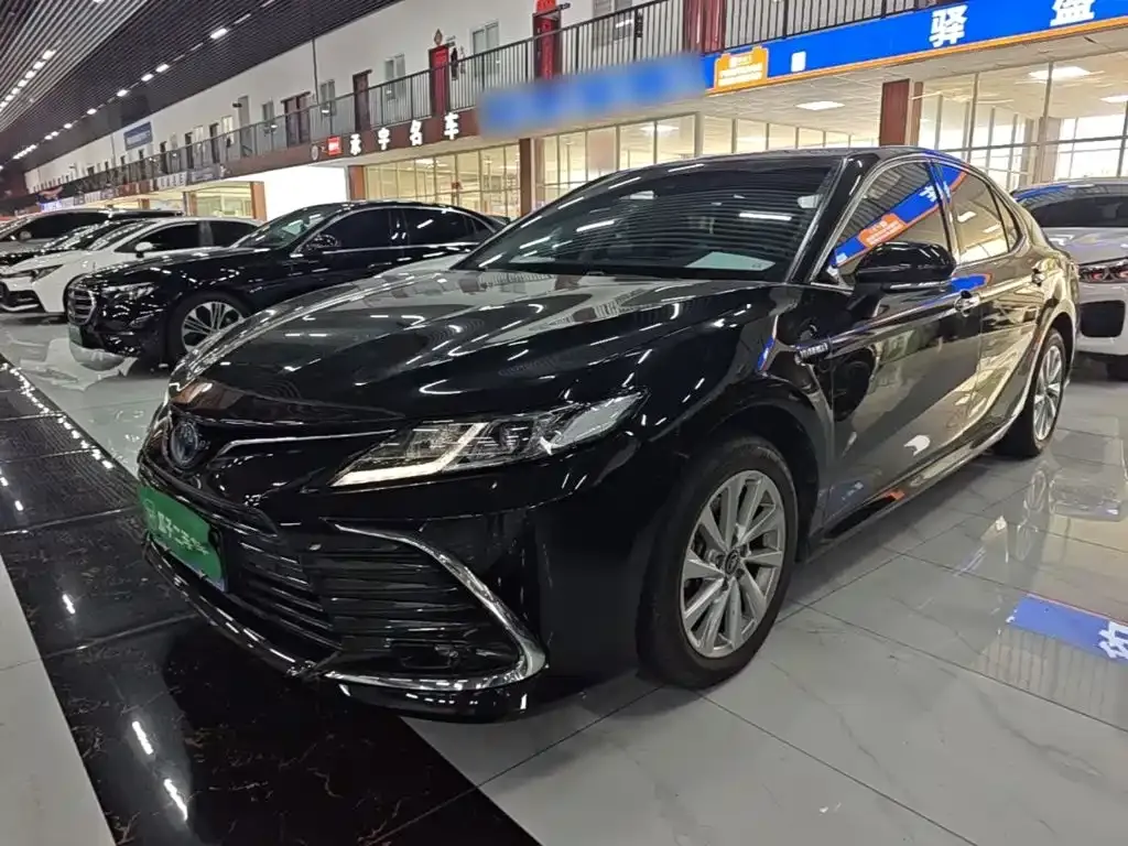 Toyota Camry — фото 8