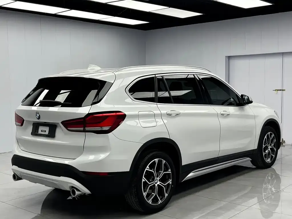 BMW X1 — фото 5
