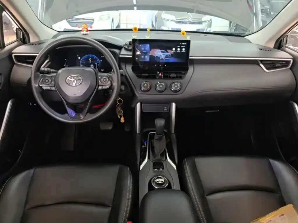 Toyota Corolla Cross — фото 7