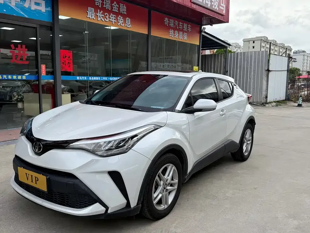 Toyota C-HR — фото 9