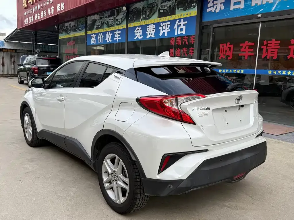 Toyota C-HR — фото 7