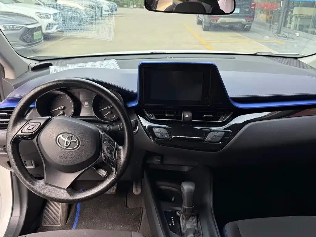 Toyota C-HR — фото 4