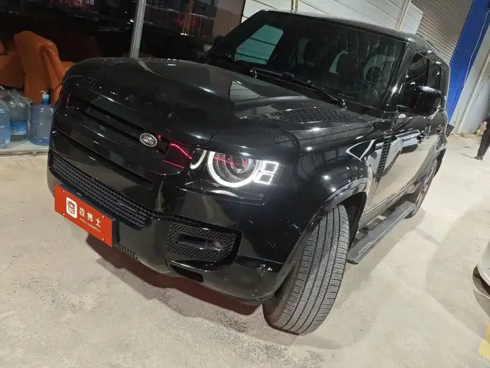 Land Rover Defender — фото 1