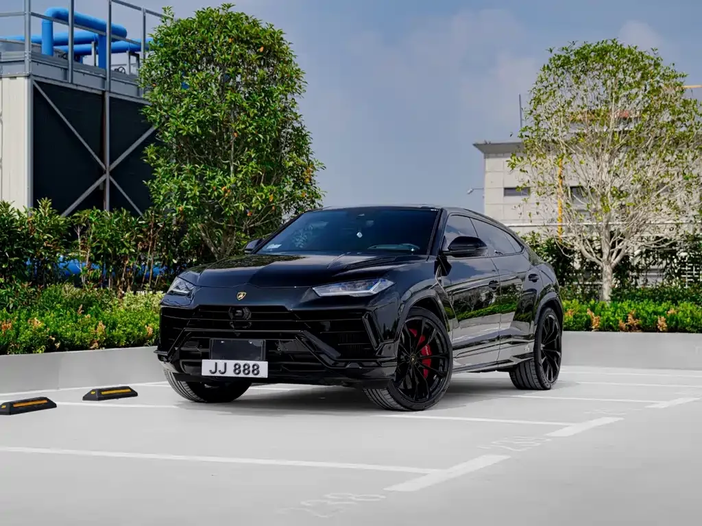 Lamborghini Urus — фото 1