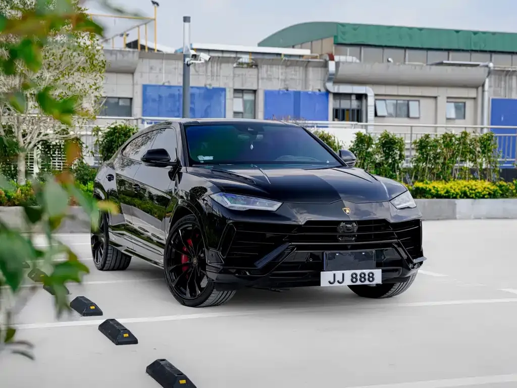 Lamborghini Urus — фото 9