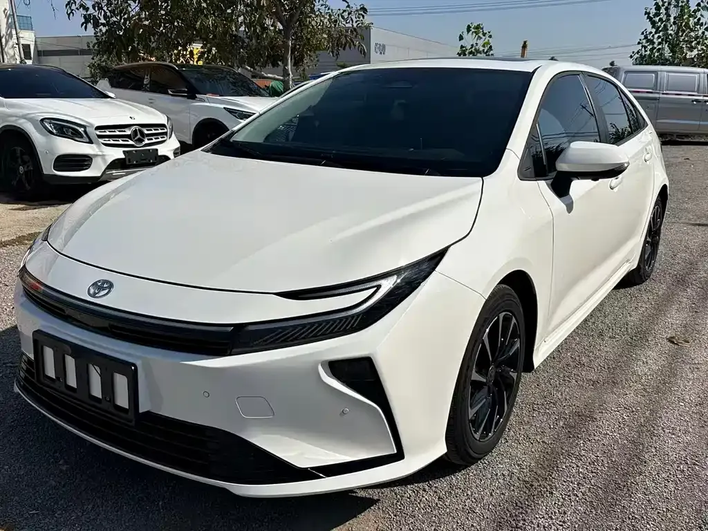 Toyota Corolla — фото 1