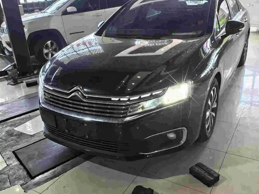 Citroen C6 — фото 1
