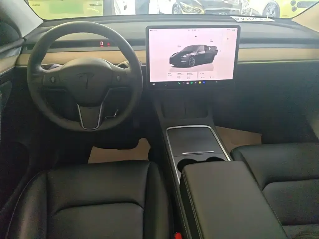 Tesla Model Y — фото 4