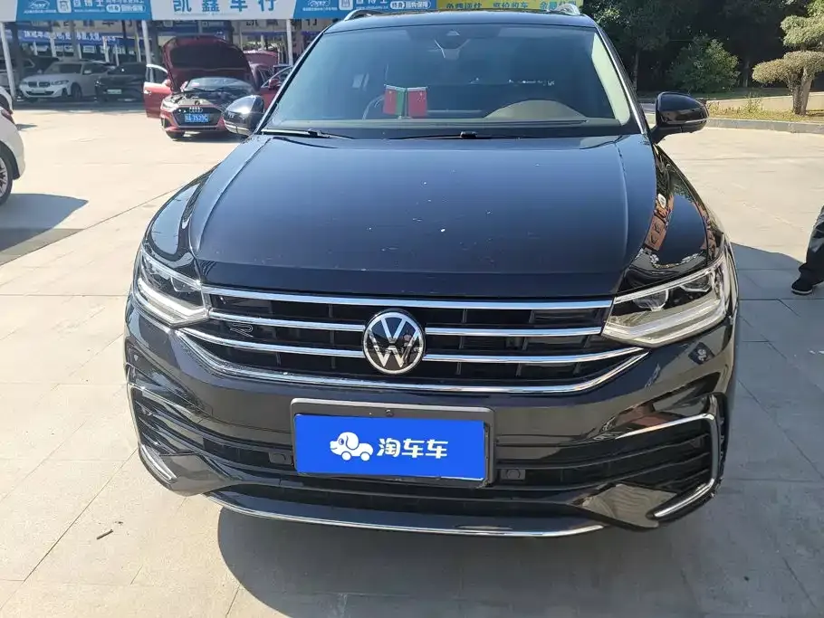 Volkswagen Tiguan L — фото 8